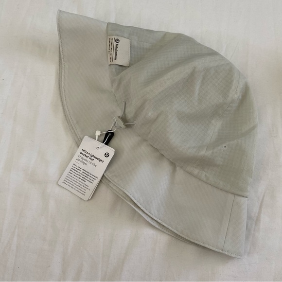 Lululemon Ultra-Lightweight Bucket Hat VPOR Vapor Gray Silver Size L/XL - Picture 1 of 5